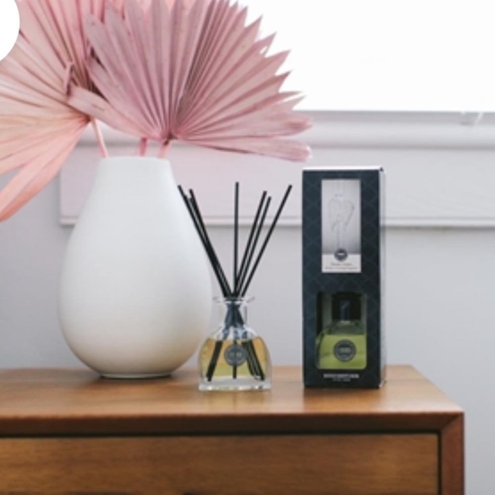 Sweet Grace Reed Diffuser - Picture 4 of 4